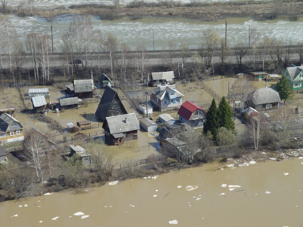 Кемеровская область наводнение. Наводнение Кемерово 2004. Наводнение Кузбасс 2004. Паводок в Кемеровской области в 2004 году. Калтан наводнение 2004.