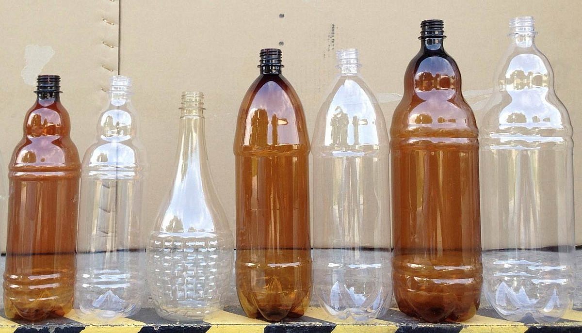 Бутылки купить красноярск. Необычные пластиковые бутылки. Пиво в пластиковых бутылках. Пиво в ПЭТ бутылках.