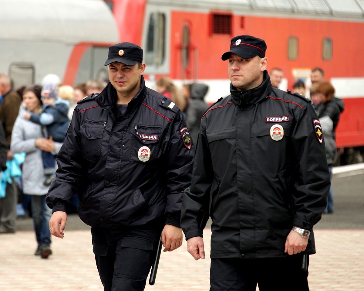 Полиция общественная организация. Наряд полиции. Полицейская форма. Форма полиции России. Наряд сопровождения полиции.