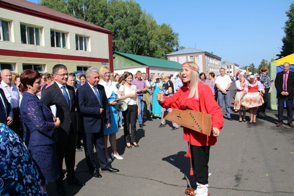 Крапивинский район отмечает 95-летие | 30.08.2019 | Кемерово - БезФормата